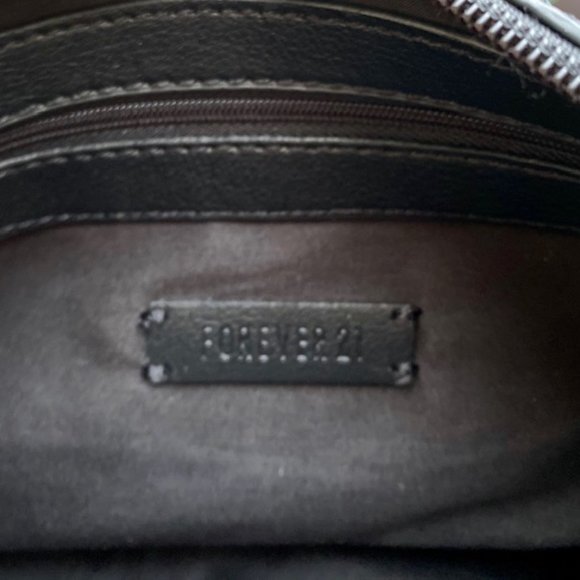 Forever 21 Black Vegan Leather Shoulder Bag with Silver-Tone Metal Chain Strap - Picture 3 of 5